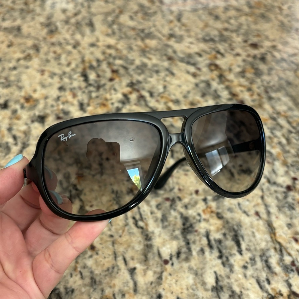 Ray ban